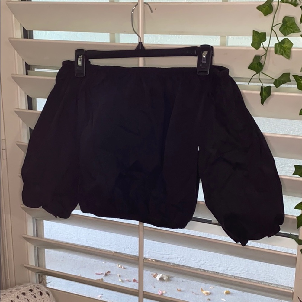 Forever 21 Black Puffy Crop Top